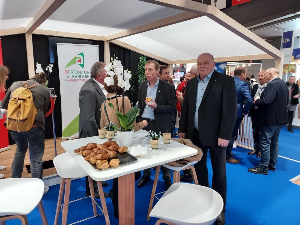 RiegerAC's tweet photo. Aujourd’hui ouverture du @Salondelagri L’occasion pour le @CA_AlsaceVosges de soutenir les producteurs et entrepreneurs des filières agricoles alsaciennes en partenariat avec la Chambre d’agriculture d’Alsace 
#savourezl’alsace#savourezl’alsaceproduitsduterroir https://t.co/lZevlfXSUc