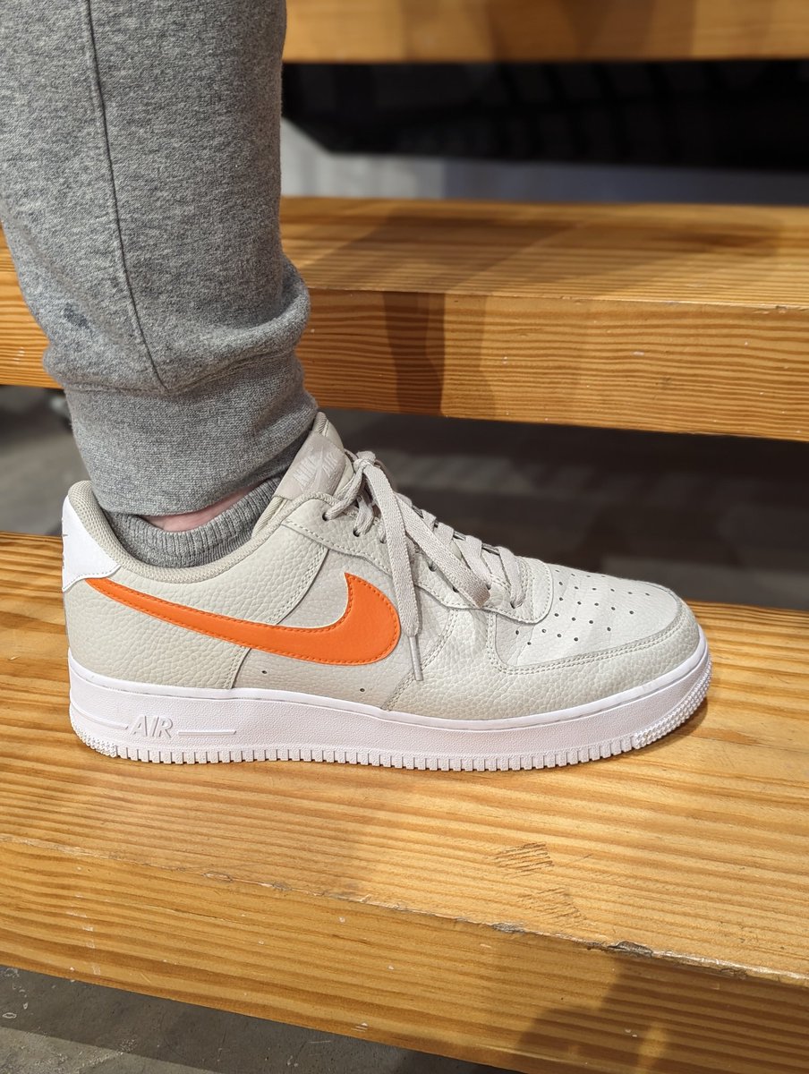 It's time! First ever pair of DW custom painted Nike AF1'S available NOW. Size M-11.5. More pairs coming this week, with unique colorways 🍊🙌 #vfl #customshoes