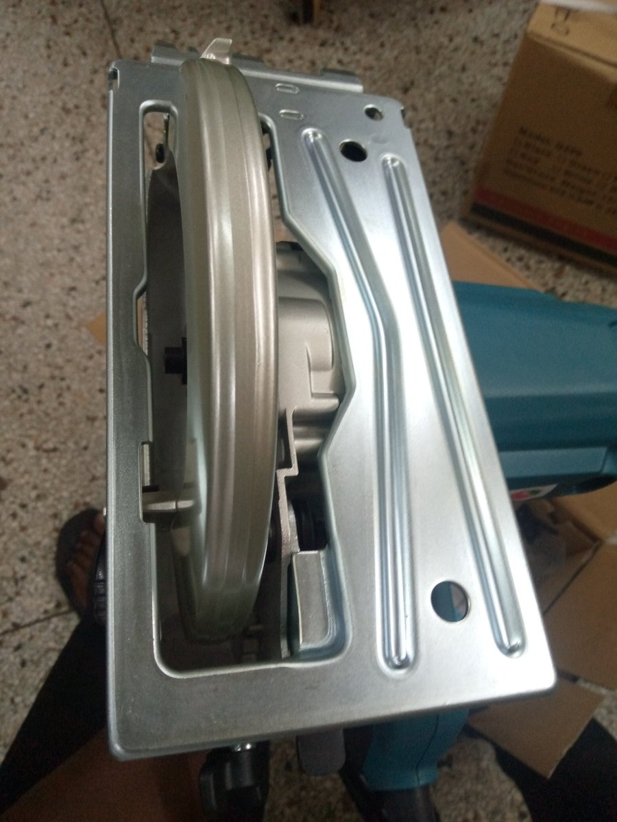 Walupower's tweet image. MAKITA circular saw to do all your wood works
☎️+256752181050