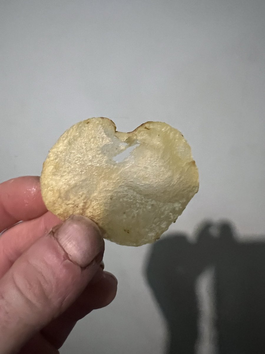 deaconluke88's tweet photo. @walkers_crisps hear me out but this one is 3 dimensional beat that #LoveFromWalkers https://t.co/vqjLq3HsYY