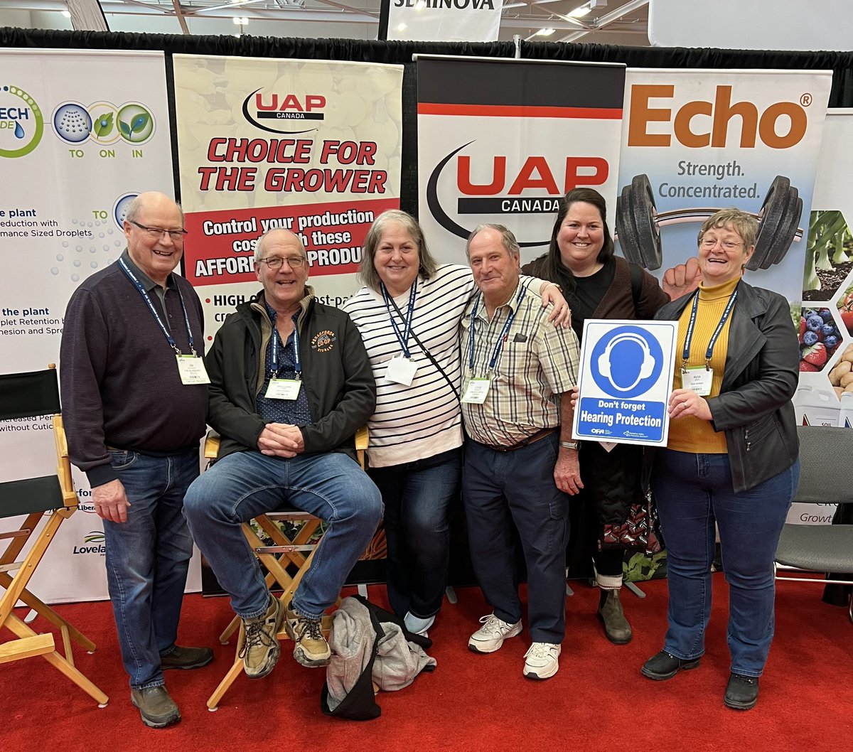 eekfarms's tweet photo. Day 2 of #OntarioFruitandVegetableConvention @ofvc1 in #NiagaraFalls @ag_haggerty @BeeEhVee #UAP #CheerFarms @MuckIPM #blueberrygrowers #R&amp;WEquipment https://t.co/vDxIKGkqFt
