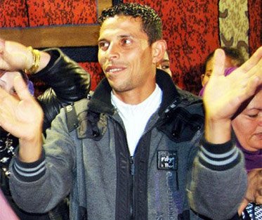 🔴Le printemps arabe a commencé en Tunisie après le suicide par immolation de Mohamed Bouazizi pour dénoncer le désespoir de toute une jeunesse. Le président Kaïs Saïed est devenu raciste par lâcheté, pour avoir échoué. Il detourne donc l'attention en ciblant les migrants noirs.