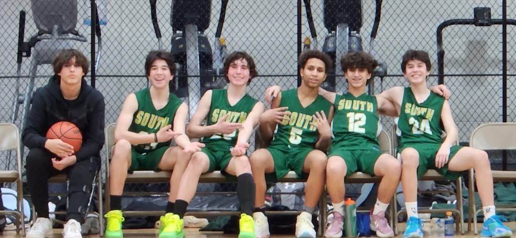 DrakeJLenckus24's tweet photo. Grateful for an amazing first season at Crystal Lake South. Thanks to my coaches for their time and dedication to help us grow. Looking forward to more hoops at South next year. 
@Coach_Lenckus https://t.co/12yCSPVDus