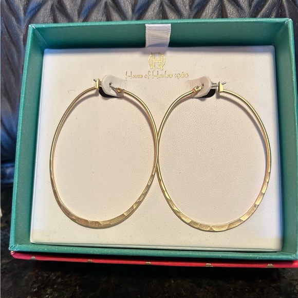 jenji813's tweet photo. So good I had to share! Check out all the items I'm loving on @Poshmarkapp #poshmark #fashion #style #shopmycloset #wolky #houseofharlow1960 #whitehouseblackmarket: https://t.co/fHIXUiZpTw https://t.co/NGKGfZtJWX