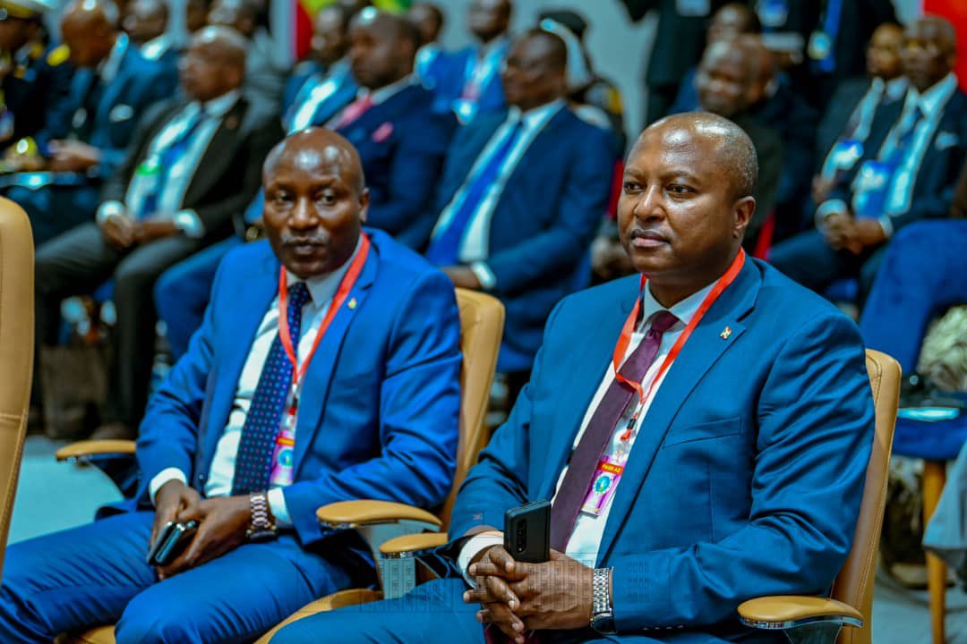 Co kimwe na Bagenziwe bo mu bihugu vya Afrika yo hagati, Umukuru w'Igihugu c'U #Burundi Nyenicubahiro <a href="/GeneralNeva/">SE Evariste Ndayishimiye</a> yitabiriye ibikorwa vy'inama isanzwe igira 22 y'Abakuru b'Ibihugu n'Amareta bigize ishirahamwe #CEEAC, iriko irabera i #Kinshasa muri #RDC, kuri uyu wa 25 ruhuhuma.