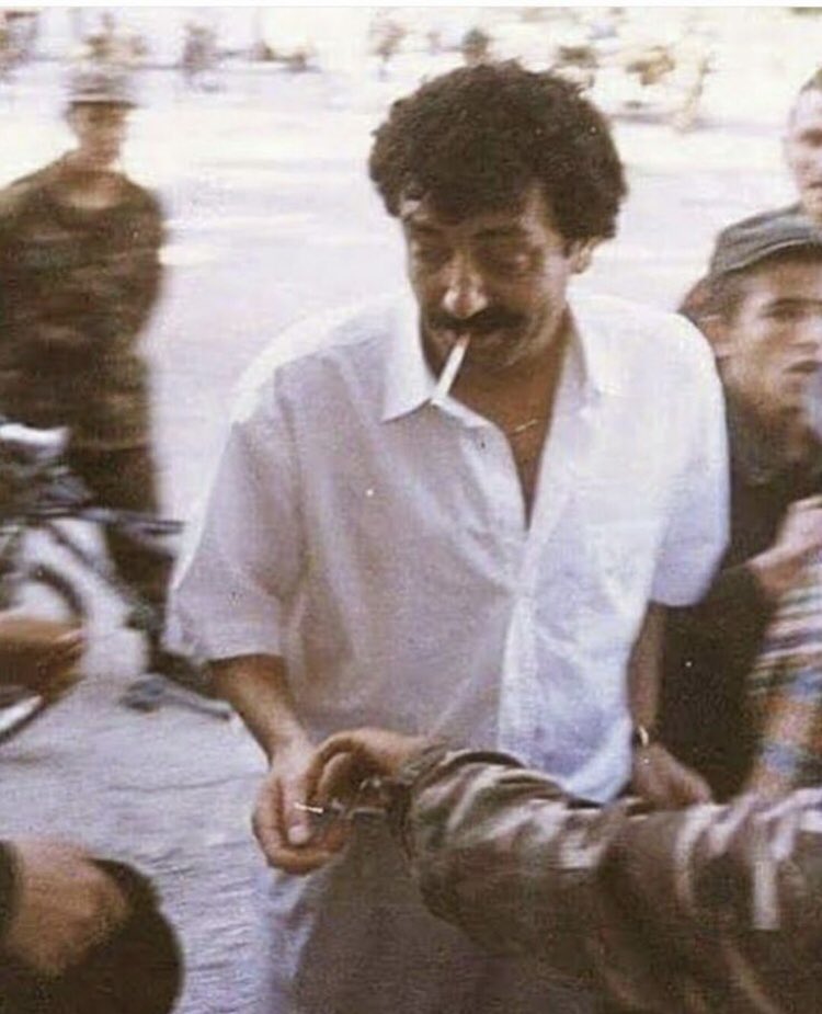 Müslüm gürsesin dedigi gibi. Bakma bana öyle bakma BİR BAKIŞTA TANIYAMAZSIN BENİ göremezsin ruhumun gizli derin derin köşelerini