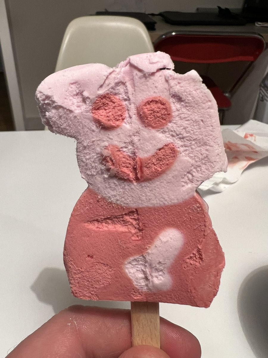 CSDecorating's tweet photo. I’m really not sure about this @asda https://t.co/aHcut9v5ZJ