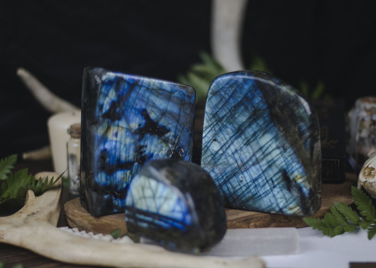 SpectralCottage's tweet photo. New crystals coming soon.. ✨ https://t.co/naGJKy4A4h