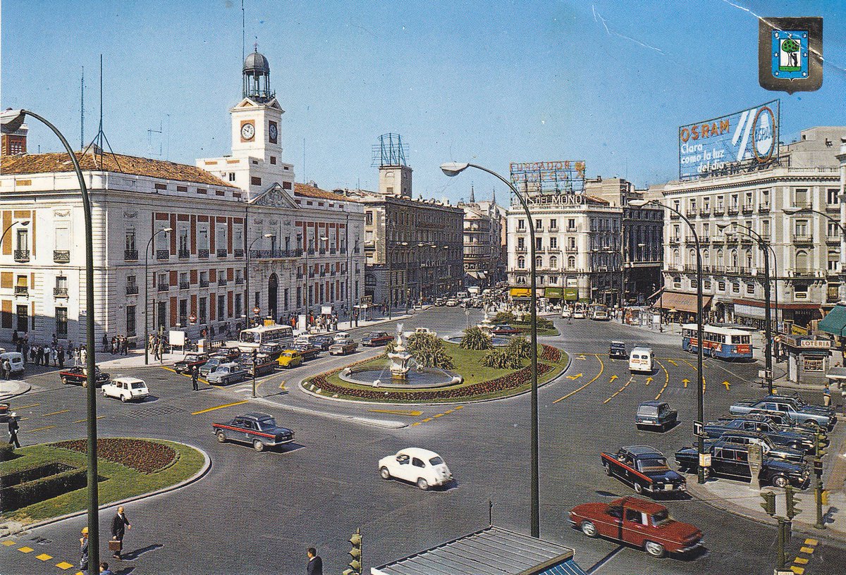 MarjeMolder's tweet photo. #philately #deltiology #old #Spanish #postcard of the “Puerta del Sol” (Sun Gate from 1400s) the town square in #Madrid PU #Stamps 1’5 PTAS (1956) Mi: 1080 + 7 PTAS (1974) Sc: 1855 Yt: 1882 Mi: 2122 sent from PM #Madrid Mar. 17 1975 to #Canada #timbres #estampillo #briefmarken https://t.co/BXkgHsOhI6