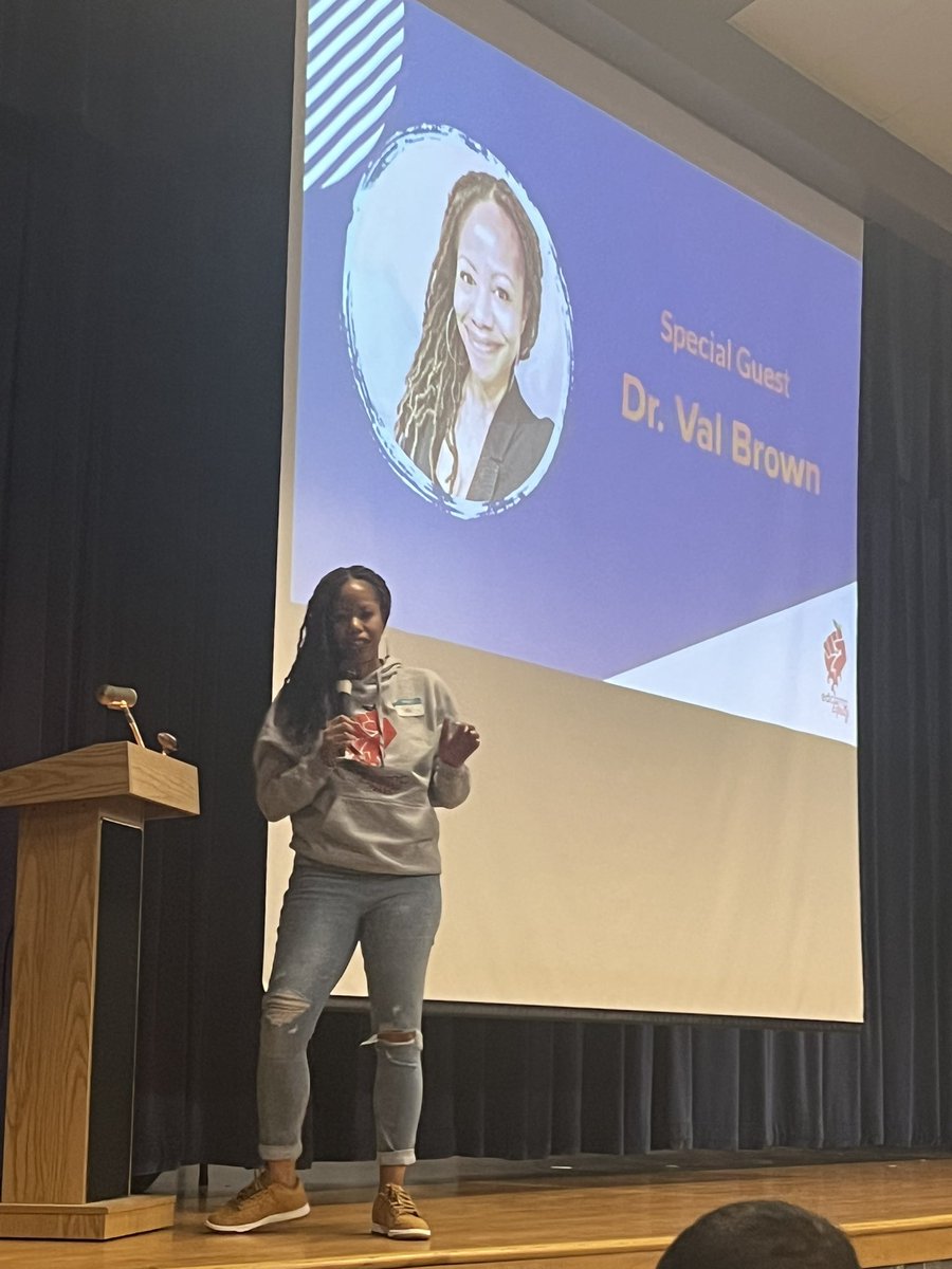 wcmsAPpeoples's tweet image. It was great to spend the morning to #reconnnect, #recommit and #reengage at #edcampequity this morning #activehope @EdcampEquity