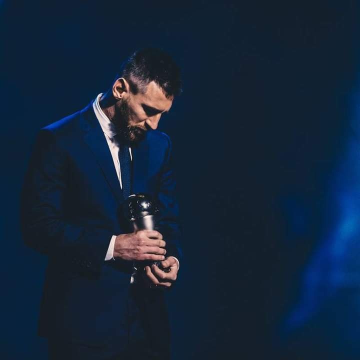 InfoEcoGame's tweet photo. 🚨Última Hora 🚨Tras Varias Filtraciones...
#Messi𓃵 El Campeón Del Mundo Será El Ganador Del Premio THE BEST Dé La #FIFA,Lo Recibirá El Lunes En París🗼 
Opiniones 👇🏻👇🏻 https://t.co/l2FD4sOJ0q