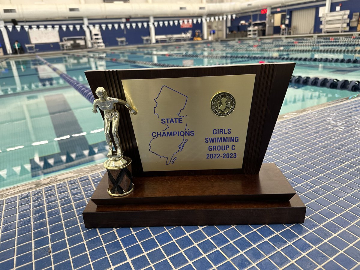 HMHS_swim's tweet photo. STATE CHAMPIONS!!! Girls with the 4-peat!! 🏆🏆🏆🏆 https://t.co/uR05MeMm0h