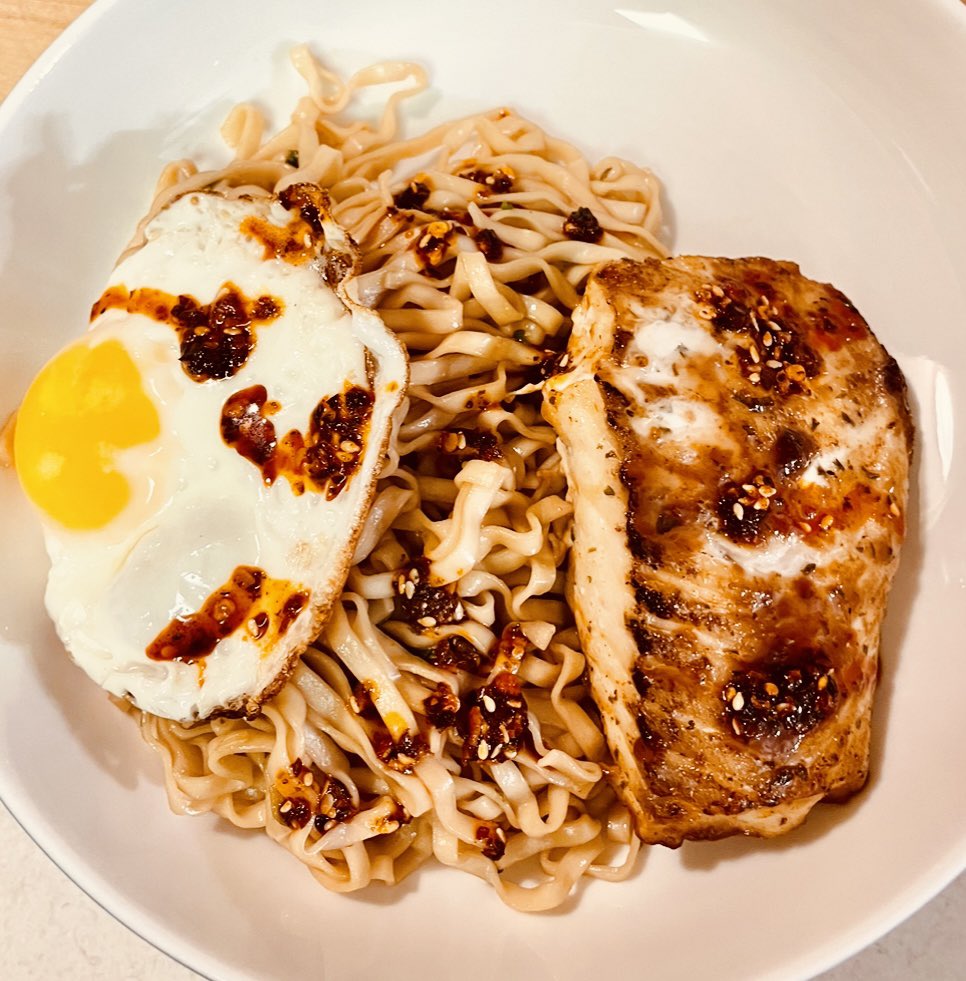 TheFoodie8's tweet photo. #MisoCod #ScallionSoyRamen #OnsenEgg #TogarashiChiliOil #EatPGH #TrueCooks #SaturdayNightsAlright ๐๐๐๐ https://t.co/9Kw97hdpsu
