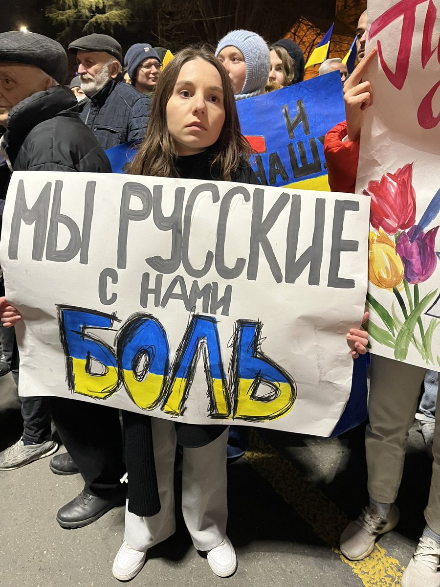 irina_tomsk's tweet photo. Не все могут выйти с таким плакатом, но тех кто так думает и чувствует боль, нас все больше https://t.co/MoiKhFB2jV