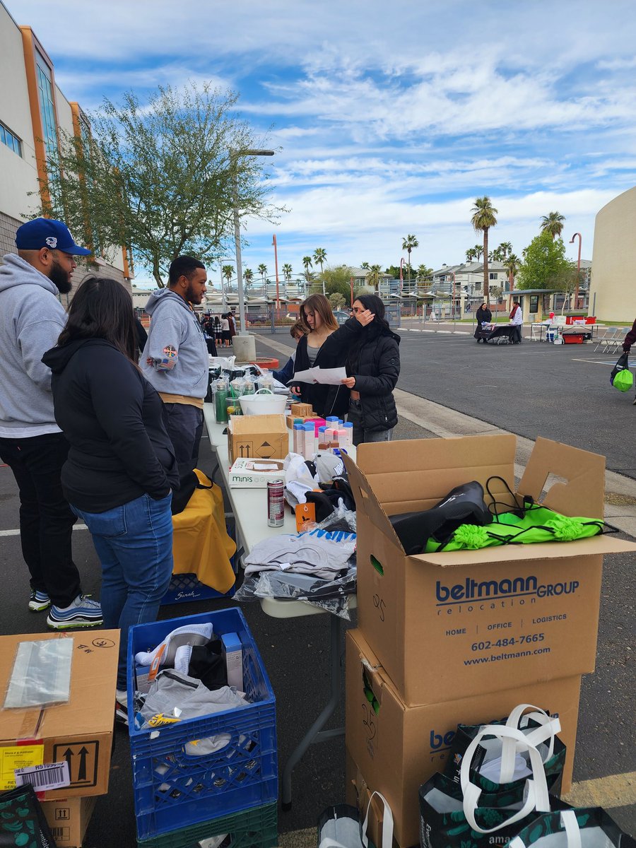 TerceroCyndi's tweet photo. Shout out to @CEHS_Bobcats @puhsd_pca Community Liaisons for leading this collaborative effort to connect students &amp; families to resources &amp; engage community partners #FamilyAndCommunityEngagement #ThisIsWhoWeAre https://t.co/8fjyeuGs9C