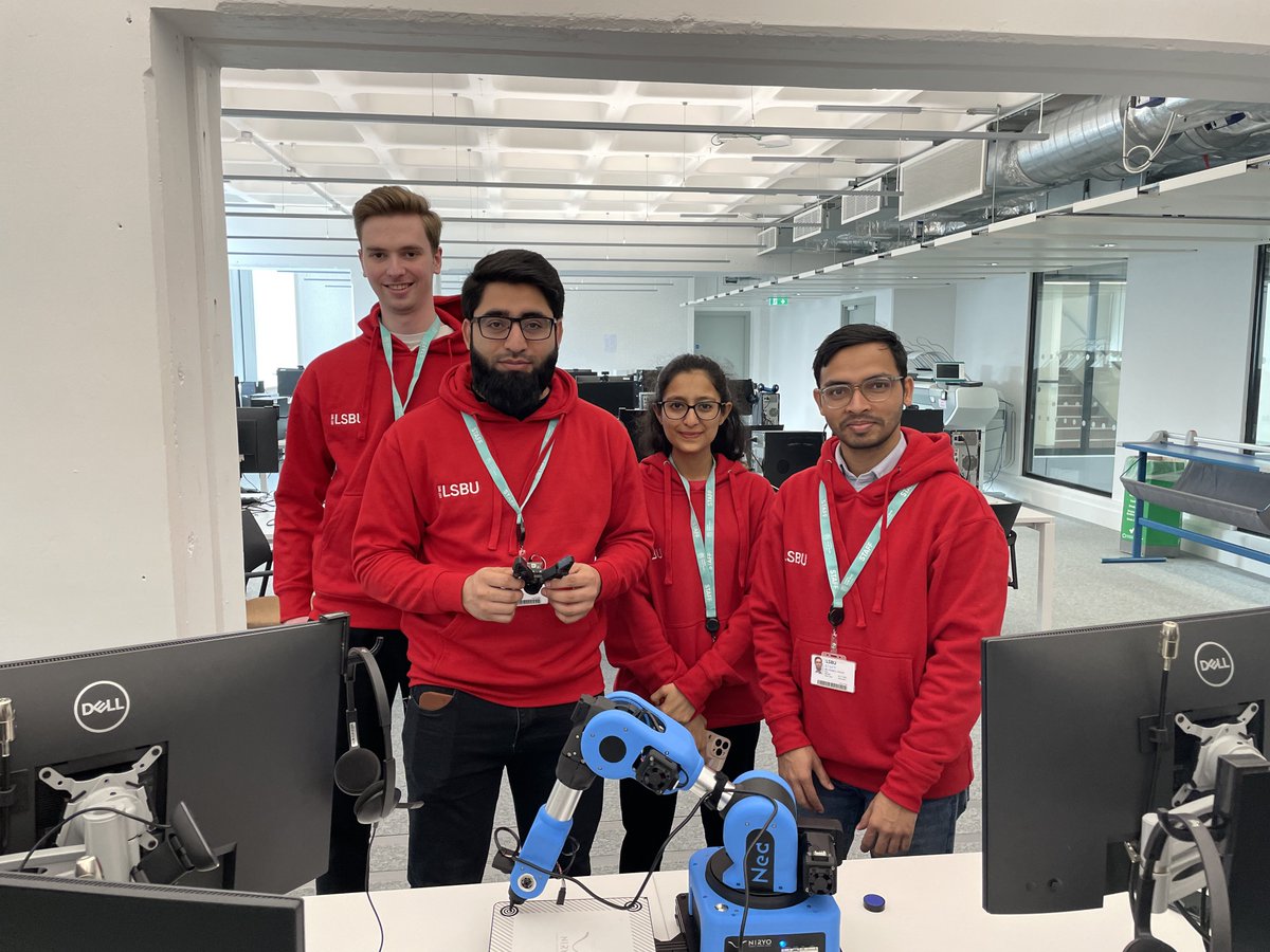 SafiaBarikzai's tweet image. We had so much fun at @lsbu #OpenDay #creativecomputing  #plafulcoding