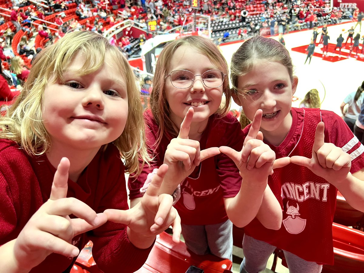 These <a href="/UTAHWBB/">Utah Women’s Basketball</a> fans could “stand for” a win today #goutes