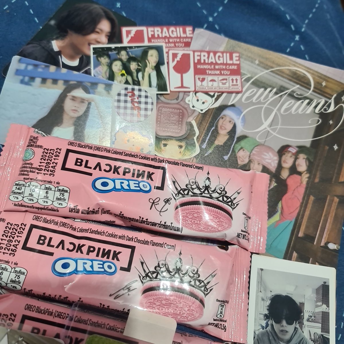 tkhauls's tweet photo. β‘βΈβΈ . . . #tkhmails ππ
αͺ . . thank you so much for bringing home my hanni iphone dupe ! >< hanni and hyein came home safely, thank you so much for the freebies too including the newjeans postcard !
. . . π @jajaicart #jajaicartproofs https://t.co/Vha1i2pTVU