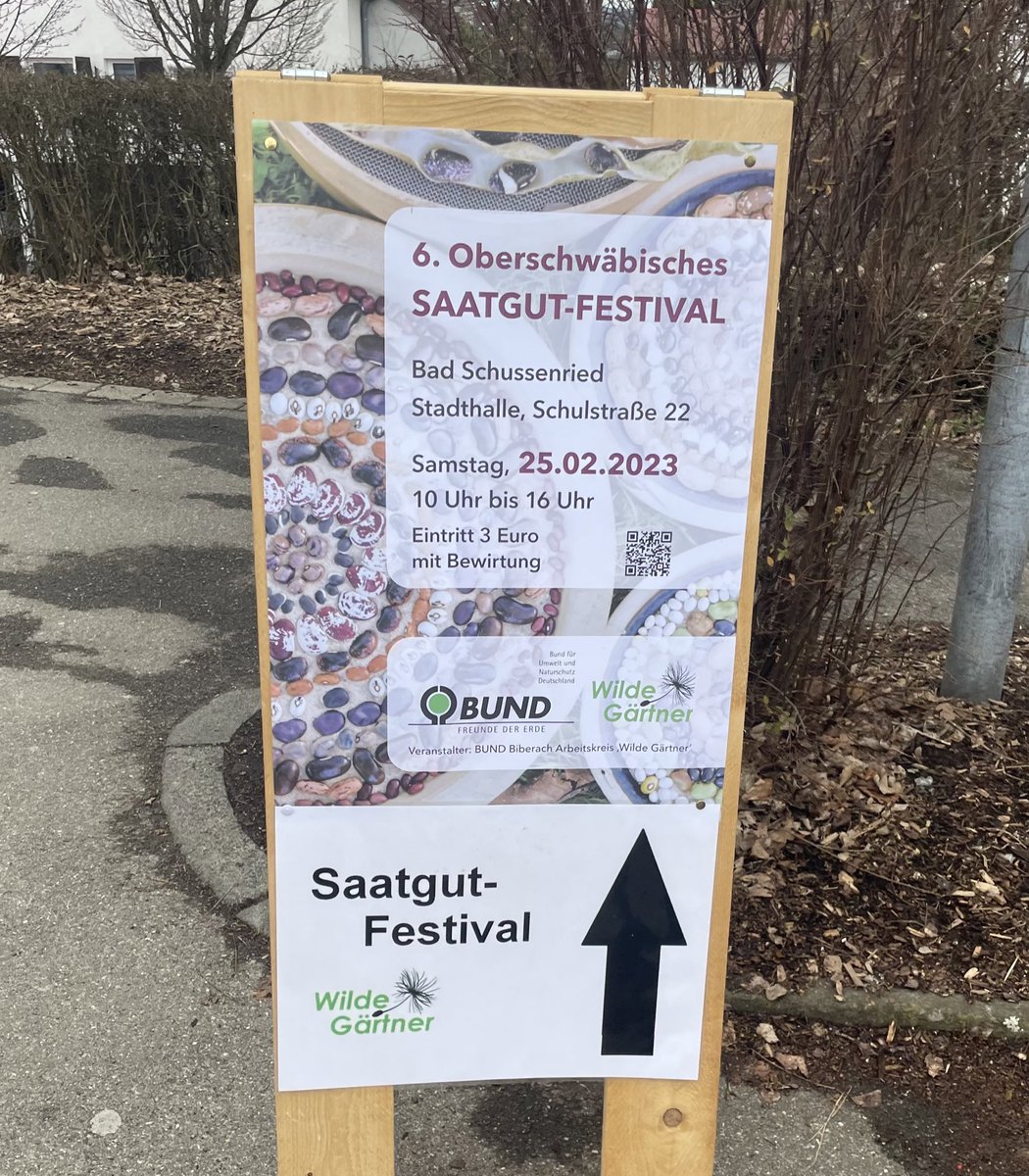 種祭り🌱
昔ながらの自然の植物の種が売ってる☺️

何故か日本の植物や野菜もあった😳笑

旦那は
「カモミールティーを作りたい！」
と言ってカモミールの種をお買い上げ🌼
種から育ててティーを作るって凄いな🤣🤣🤣 https://t.co/kJv9Lrssuv