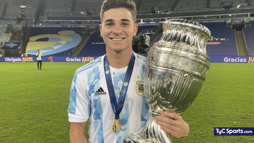 Kevinnnnnnnn_10's tweet photo. Pep, Julian no puede ser suplente jamás https://t.co/VaJeM9yfXt