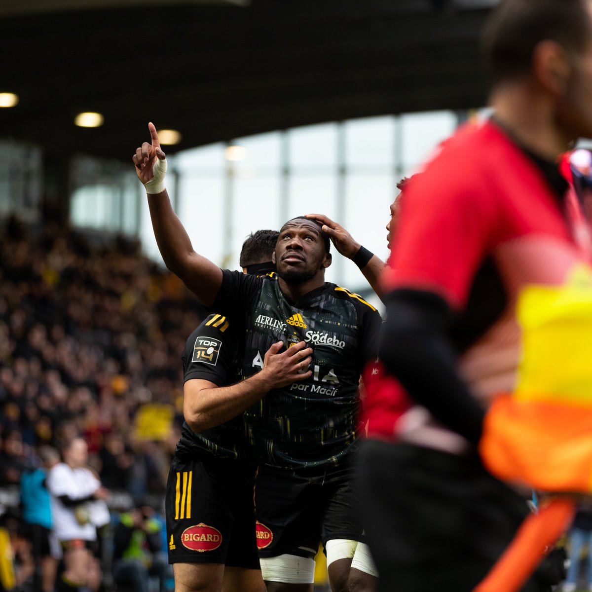 staderochelais's tweet photo. 🫰 Quand tu marques à la maison.
by @YoanTanga 🤪
#SRCAB | #Top14 | #FievreSR https://t.co/OAKRBcI0Uv