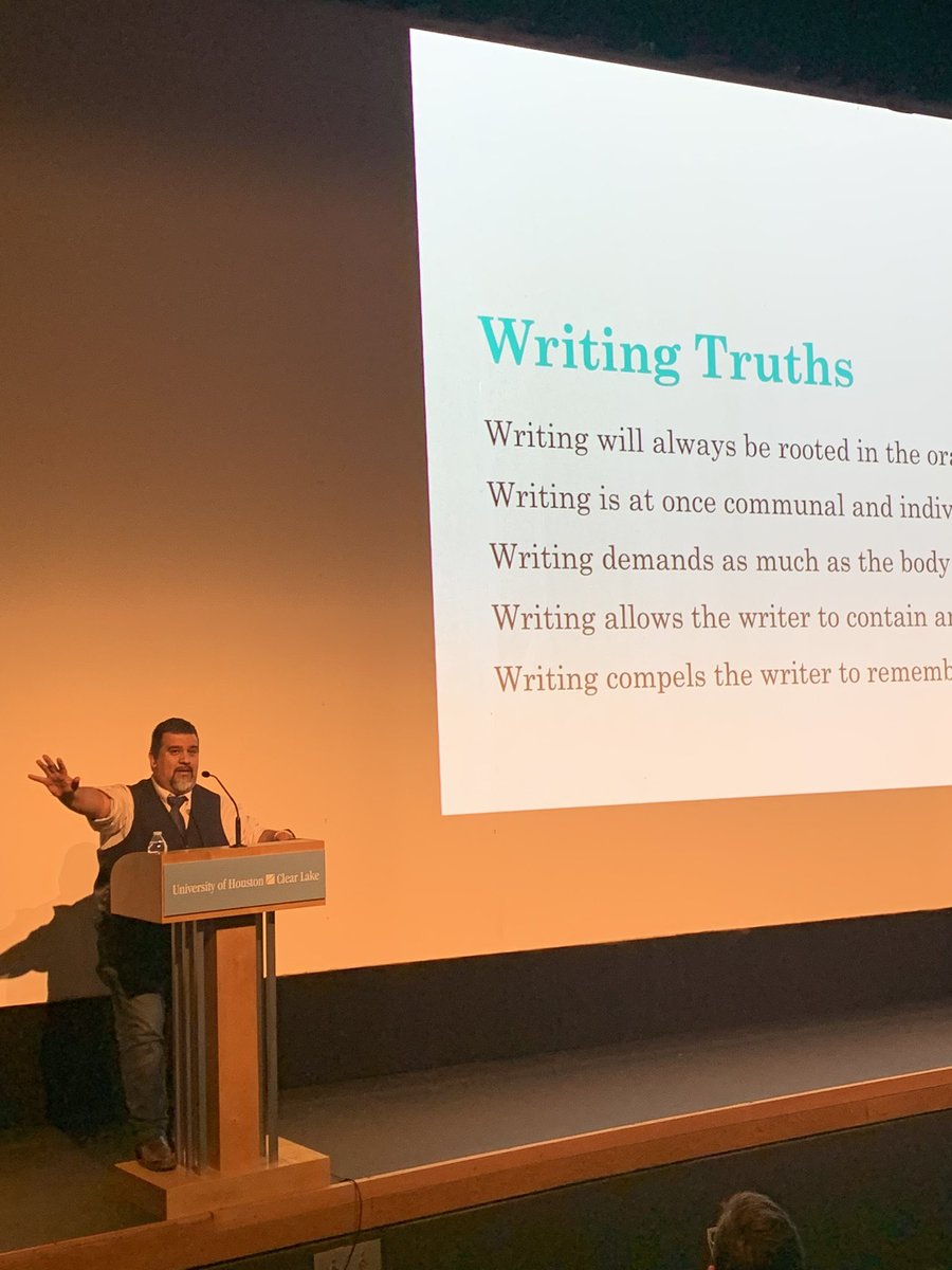 caraewarren's tweet image. Learning, laughing, and leading with inspiration from @thepoetmendez at #TALE2023! #studentwriting #writingtruths @ChasityDBass