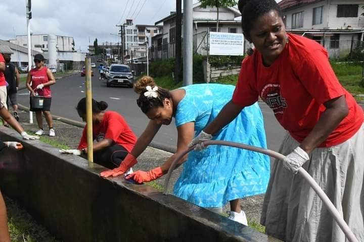 billraqio's tweet photo. Isa... ke a va-yalo tu o Former-Minister ni Health(Waqainabete) me bau lai veivuke tale tuga na scrub se masi ilo-ilo i CWMH. Mai binia ga nona duka qai nanuma beka o koya me samaka beka o cei?? Vinaka valevu @LyndaTabuya na yalo vaka-Marama. Sega ni kani gusu walega. https://t.co/946OiPabE1