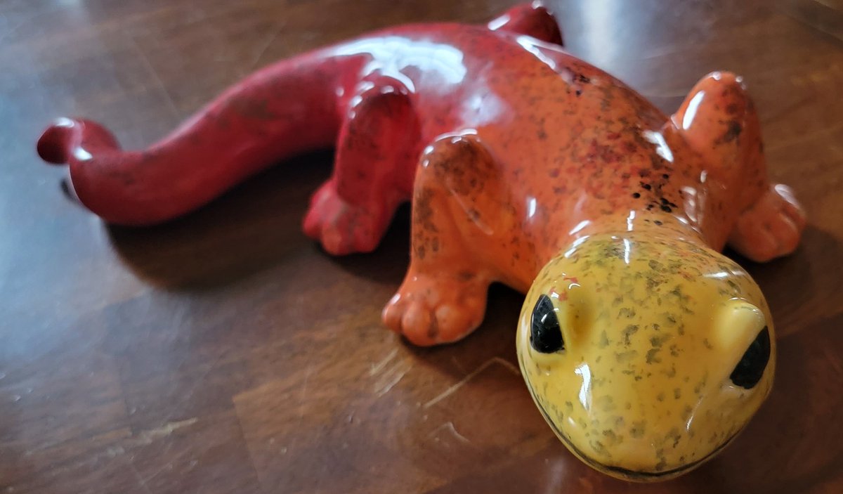 sparrowbytes's tweet image. Hi I painted this lizard his name is Garlic Bread and I am proud of him