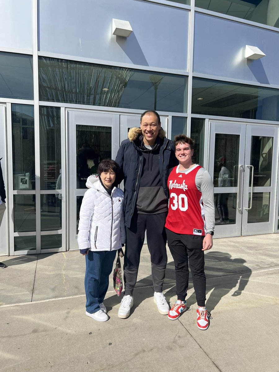 Met my idol’s parents today!!! @HuskerHoops <a href="/KeiseiTominaga/">富永 啓生/ keisei tominaga</a> <a href="/BarstoolHusker/">Barstool ‘Skers</a>
