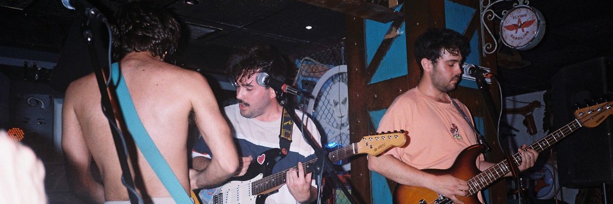 --&gt; bit.ly/3m8N5zG
Descubre a los SANTANA MOTOR (antes de que te lo cuenten)
Escuchan a The Strokes, Los Planetas, Biznaga, La Plata y muchos más, pero no les copian. 
"Mis Mejores Pregones" es su primer EP.
#EMERGENTES #INDIE #JAEN #LINARES #POP #ROCK #SANTANAMOTOR
