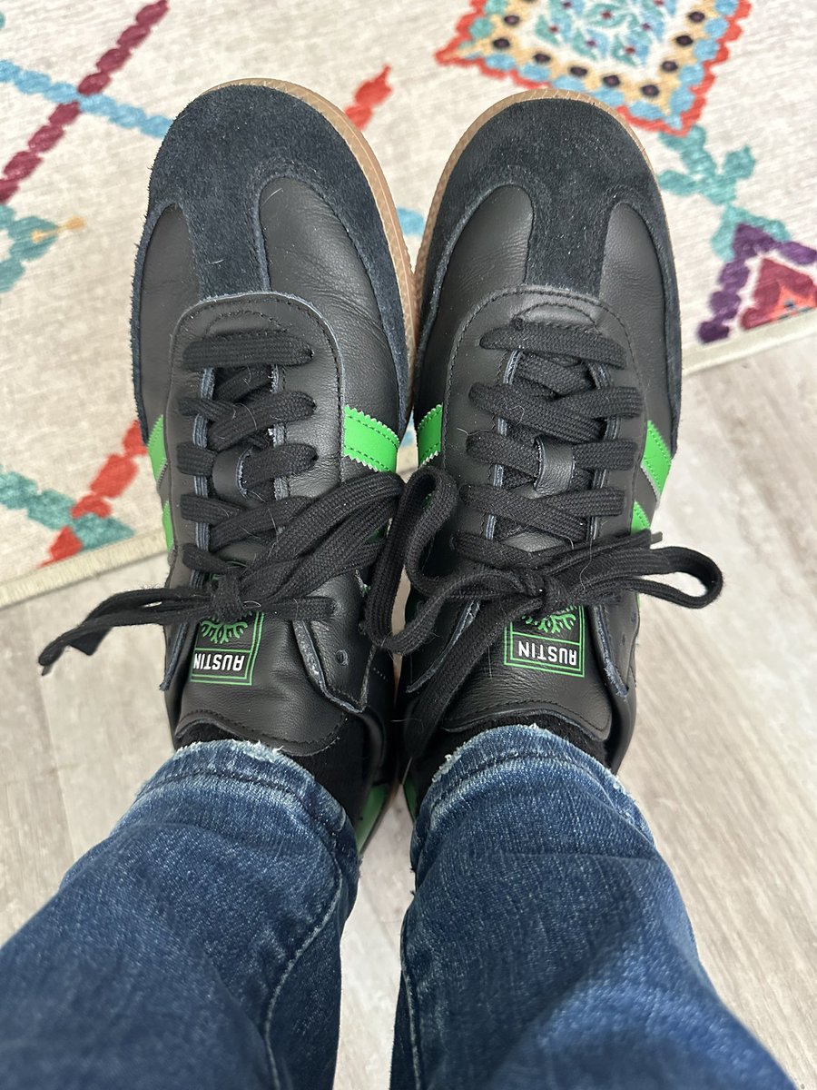 CastonWing's tweet photo. Happy season opener, friends! LFG! 💚🖤💚🖤 @AustinFC @LosVerdesATX @LaMurgaATX https://t.co/GJmKljAfTO