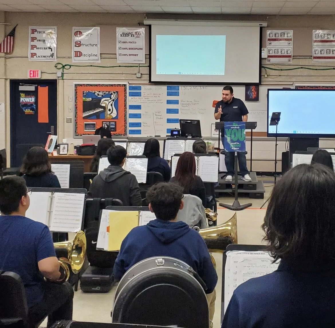 RevMusicProject's tweet image. Our clinicians had an eventful week! 

Band clinics throughout the greater Houston area. 🎶

Bolaji Jola-Isiba visited Holub MS, and Eric @ejimenez86 visited Waller JH, Fonville MS, and Holub MS. Thank you for allowing us to provide feedback to your great students.
