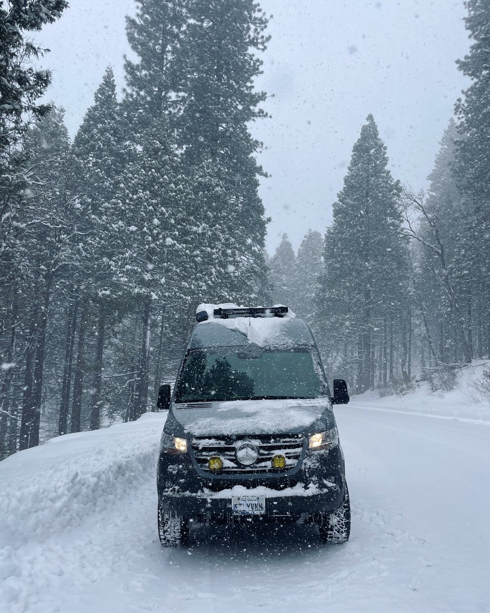 Liberty53000_'s tweet photo. The hike before the storm…#vernalfall #nevedafall. Tuesday, I was on the #johnmuirtrail and received a call from the park ranger informing me that they were evacuating Upper Pines Campground. (1 of 2) #steelyvan #sprinter4x4 #tmchappycamper #yosemite @YosemiteNPS https://t.co/YnVIwulqFa