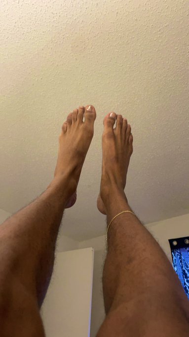 They said boys with ankle bracelets got good what ? ? https://t.co/13wRyFQ0qd