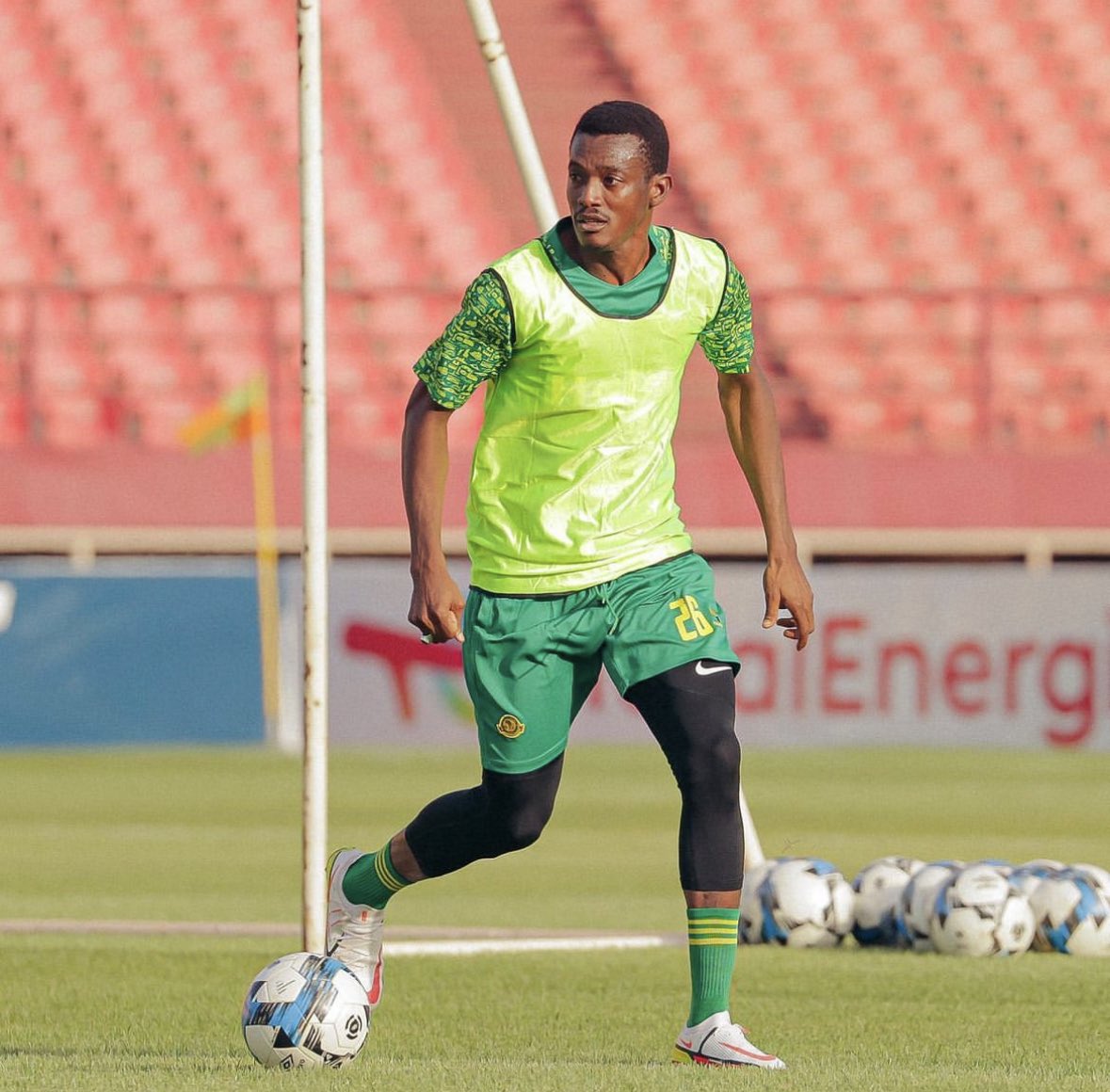 zechicharito1's tweet photo. Tuko tayari kwa mchezo wa kesho dhidi ya Real Bamako #cafconfiderationcup π°π¦Ύ
#TimuYaWananchi
#DaimaMbeleNyumaMwiko https://t.co/cwWnjBVQ73