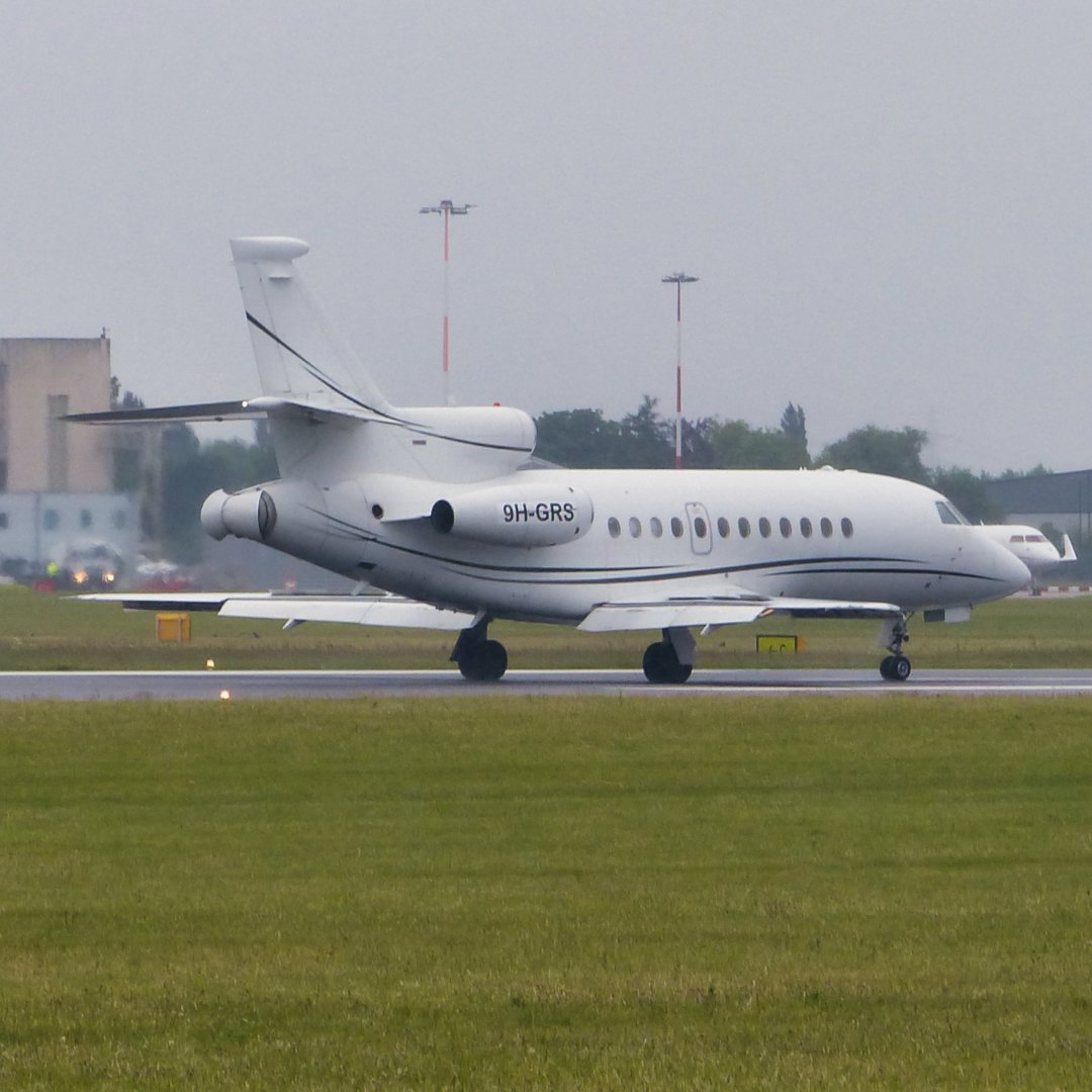 Harmony Jets Dassault Falcon 900 9H-GRS arriving at Doncaster Airport from Heraklion Airport 5.6.22 #savedsa #savedoncasterairport #harmonyjets #dassaultaviation #dassault #dassaultfalcon #dassaultfalconjet #falconjet #nothingflieslikeafalcon #dassaultfalcon9000 #falcon900 #fa900