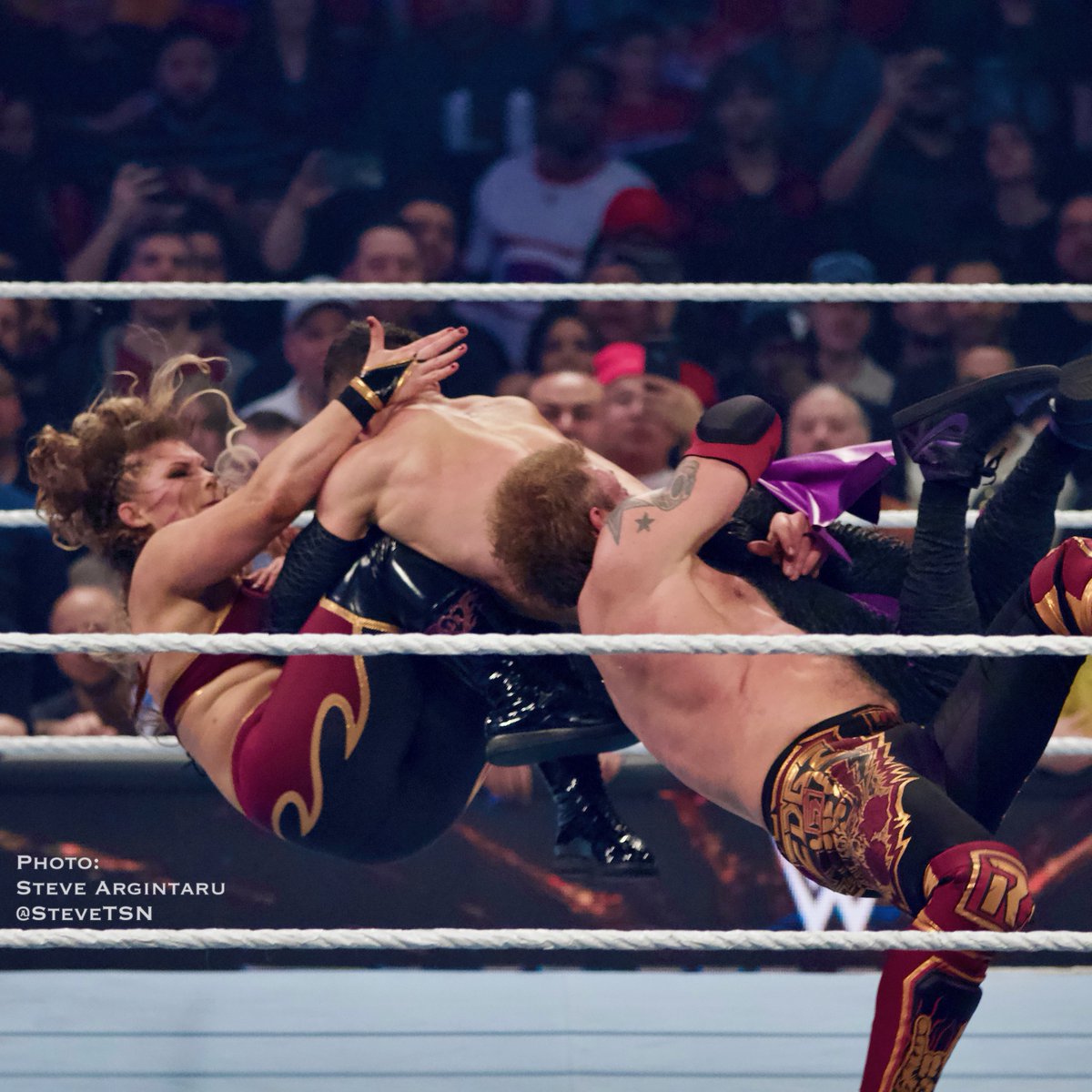 SteveTSN's tweet photo. Lyric &amp; Ruby’s Mommy > DomDom’s Mami 💪

#WWEChamber 
#SmackDown 
#WWERaw
#WrestleMania 
#WWEHOF
#shattermachine 
#GritCouple https://t.co/4Ugn0USocY
