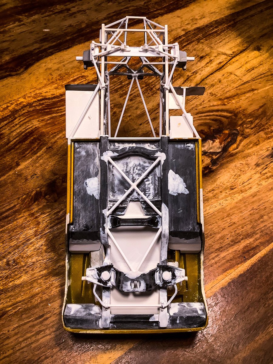 OlitzschG's tweet photo. #overhauled undercarriage/chassis &amp; floor.
C10 flat-12 ⚙️WIP
#Scalemodeling https://t.co/9MBiXmNWZP