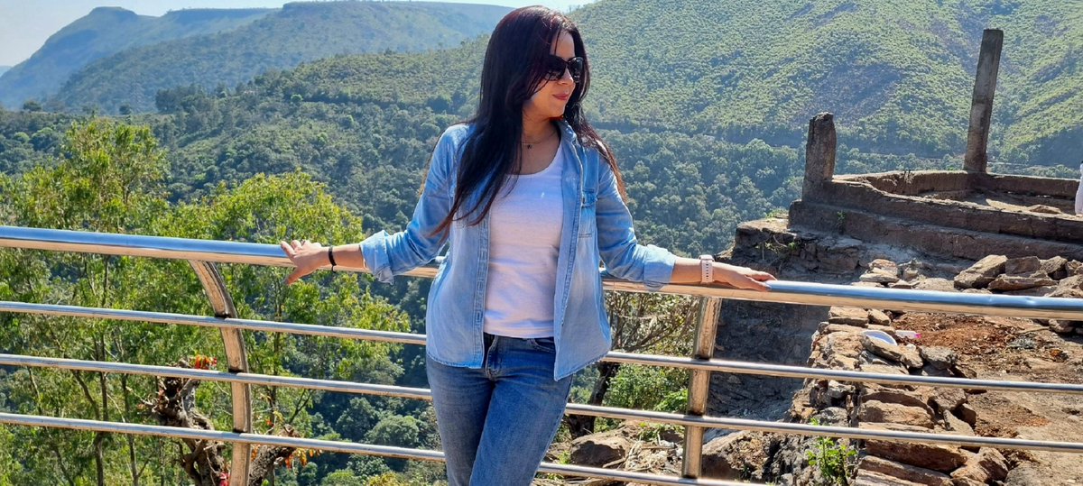 z_theangel's tweet photo. Nature π
#shootingdiaries #fashionstylist #celebritystyle #arakuvalley #1schedule #telugucinema #telugumovie #goodvibes #sexy #classy #nature
#mountains #surbhisoni #ztheangel #forever #foreverfashion #missindiainternational #missjodhpur #missmagician #missfitness https://t.co/eaCMP9RGAq
