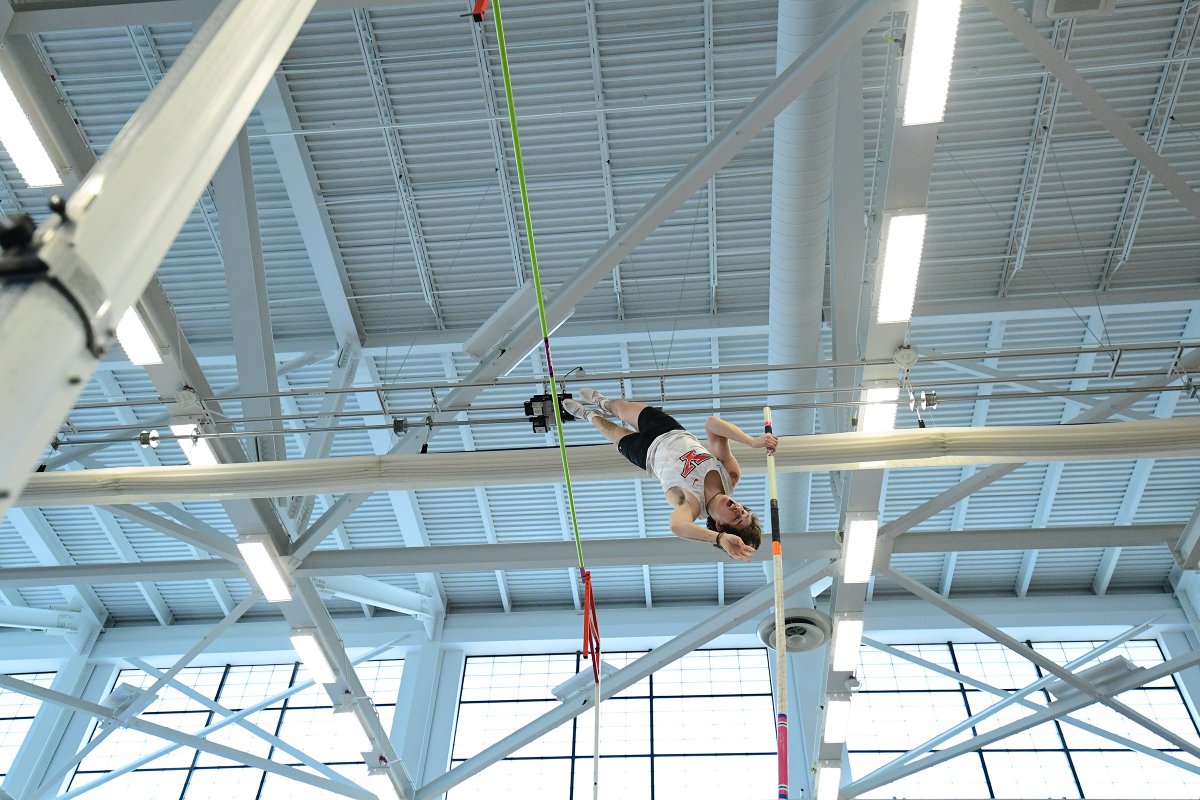 YSUTrackFieldXC's tweet image. We've got our 1️⃣st winner here in Fort Wayne at the Horizon League Championships!!!

𝐌𝐞𝐧'𝐬 𝐏𝐨𝐥𝐞 𝐕𝐚𝐮𝐥𝐭

🥇 Wyatt Lefker - 5.16m (HL Meet Record)
🥈 Dorian Chaigneau - 5.06m
4️⃣th Blake Sifferlin - 4.96m

That's 3️⃣ Indoor titles for Wyatt!

#GoGuins🐧 // #FlyWithTheY🤘