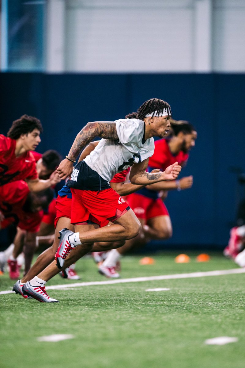 daijahn5's tweet photo. I’m still in it I ain’t letting my foot off that gas #flamesnation https://t.co/Pi9tzA00Rq
