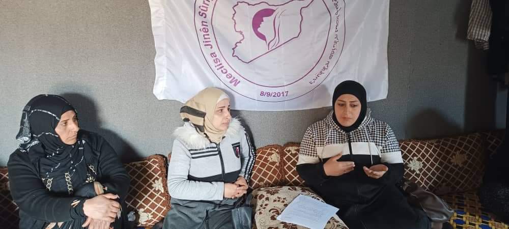 WomanSyrian's tweet photo. Manbij office of Syrian Woman Council organized a dialogue session about " women between    Hope and Peace " https://t.co/jfrptUhUND