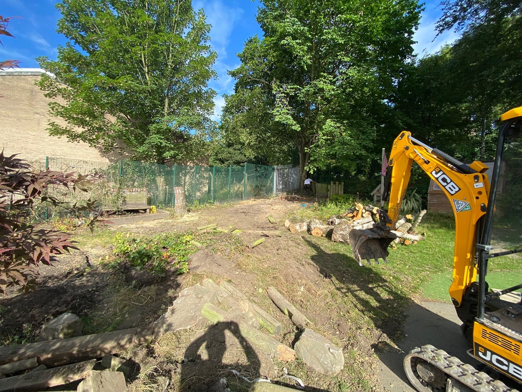 PrecisionTimber's tweet image. We CANNOT WAIT for the blue skies to return!

Here are a few flashback photos to a previous install at @LowMoorCofE in Bradford.

We completely transformed their outdoor area to create an amazing space for the children. 

#playgroundresources #naturalproducts