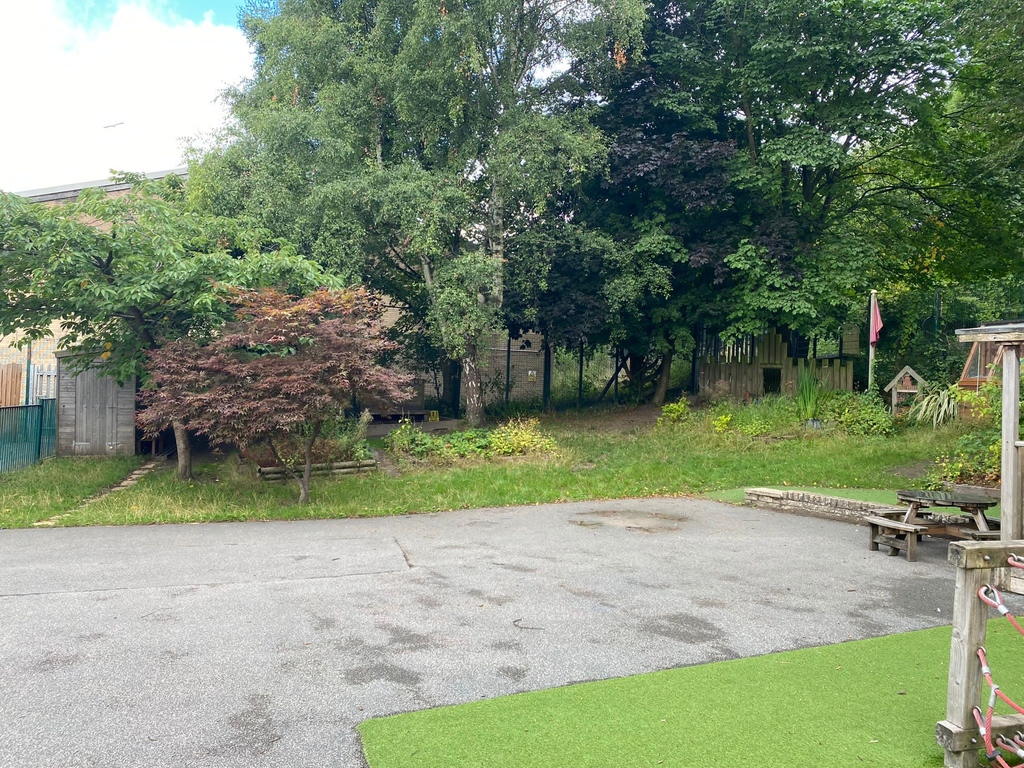 PrecisionTimber's tweet image. We CANNOT WAIT for the blue skies to return!

Here are a few flashback photos to a previous install at @LowMoorCofE in Bradford.

We completely transformed their outdoor area to create an amazing space for the children. 

#playgroundresources #naturalproducts