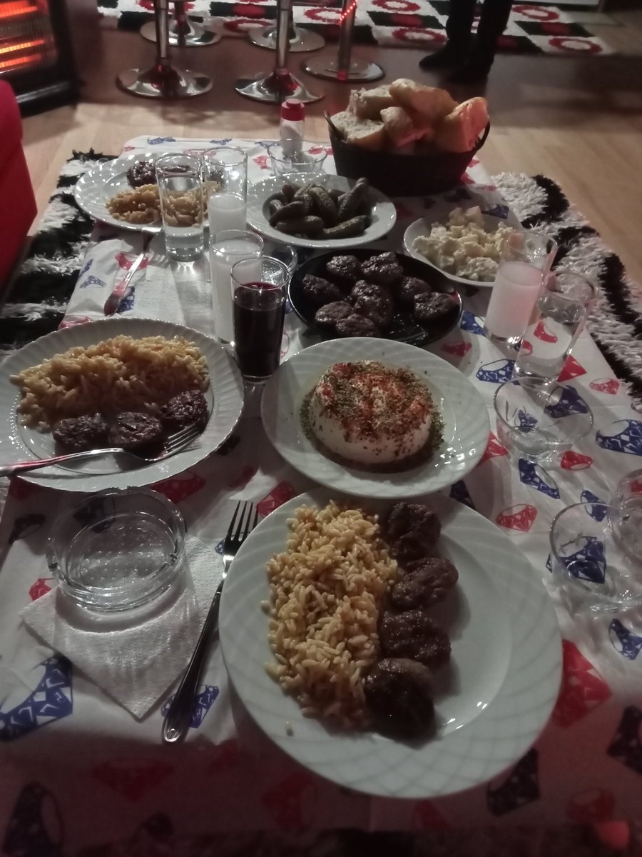 Yine biz tekrar biz günlerden yine rakı mutlu cumartesiler <a href="/Ugurpol01829174/">Ugurpolat</a>  gelmek isteyen çift arkadaşları bekleriz...❤️‍🔥❤️‍🔥❤️‍🔥