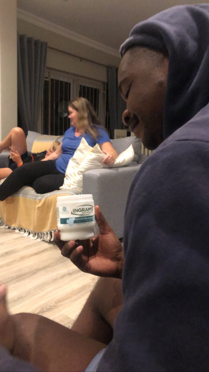 My bestie, Luthando Woji got given Ingrams tonight for his dry ass knees. Nogals moisture plus 😭😭. <a href="/Ingrams_za/">Ingram's</a> thank you 🙏🏾