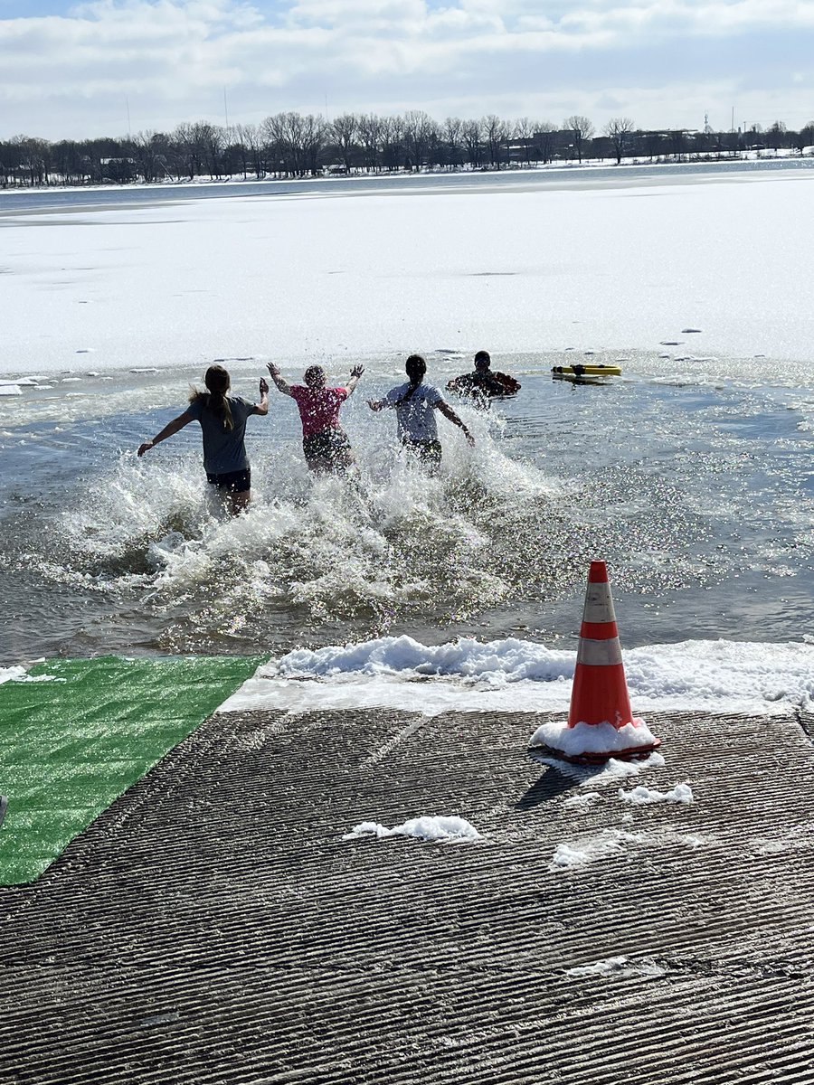 isabella_dontje's tweet photo. how can something so fun be sooo cold?! polar plunge 2023 was a success and couldn’t have asked for better weather. can’t wait to be back next year! #polarplunge #coldiscool https://t.co/nWVV5kKONx