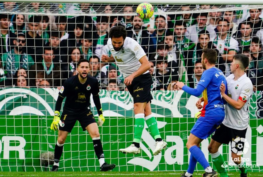 ¡Tres puntos importantes que se quedan en El Sardinero!  
🍍 💚