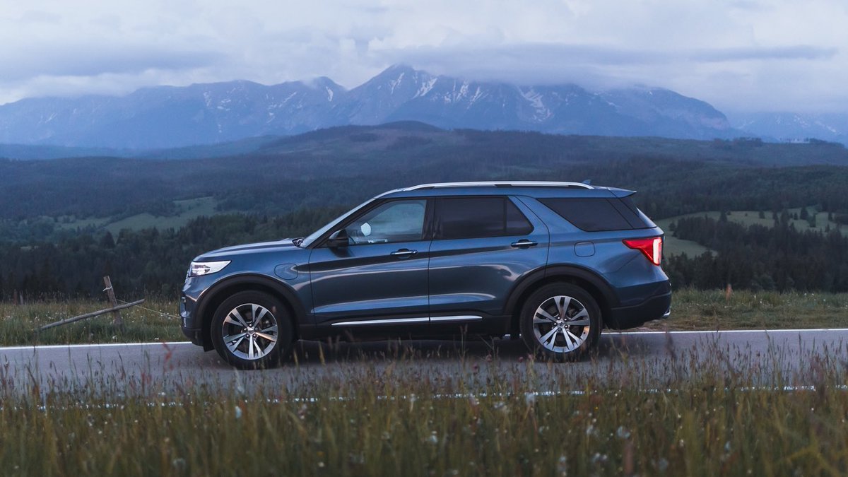 FordPolska's tweet photo. 👉 #FordPolska
▫️ I kolejne weekendowe foto. Tym razem #FordExplorer Plug-In Hybrid 😎
Komfort klasy premium i pełne wyposażenie w standardzie👆 https://t.co/SMIi5ulmkk