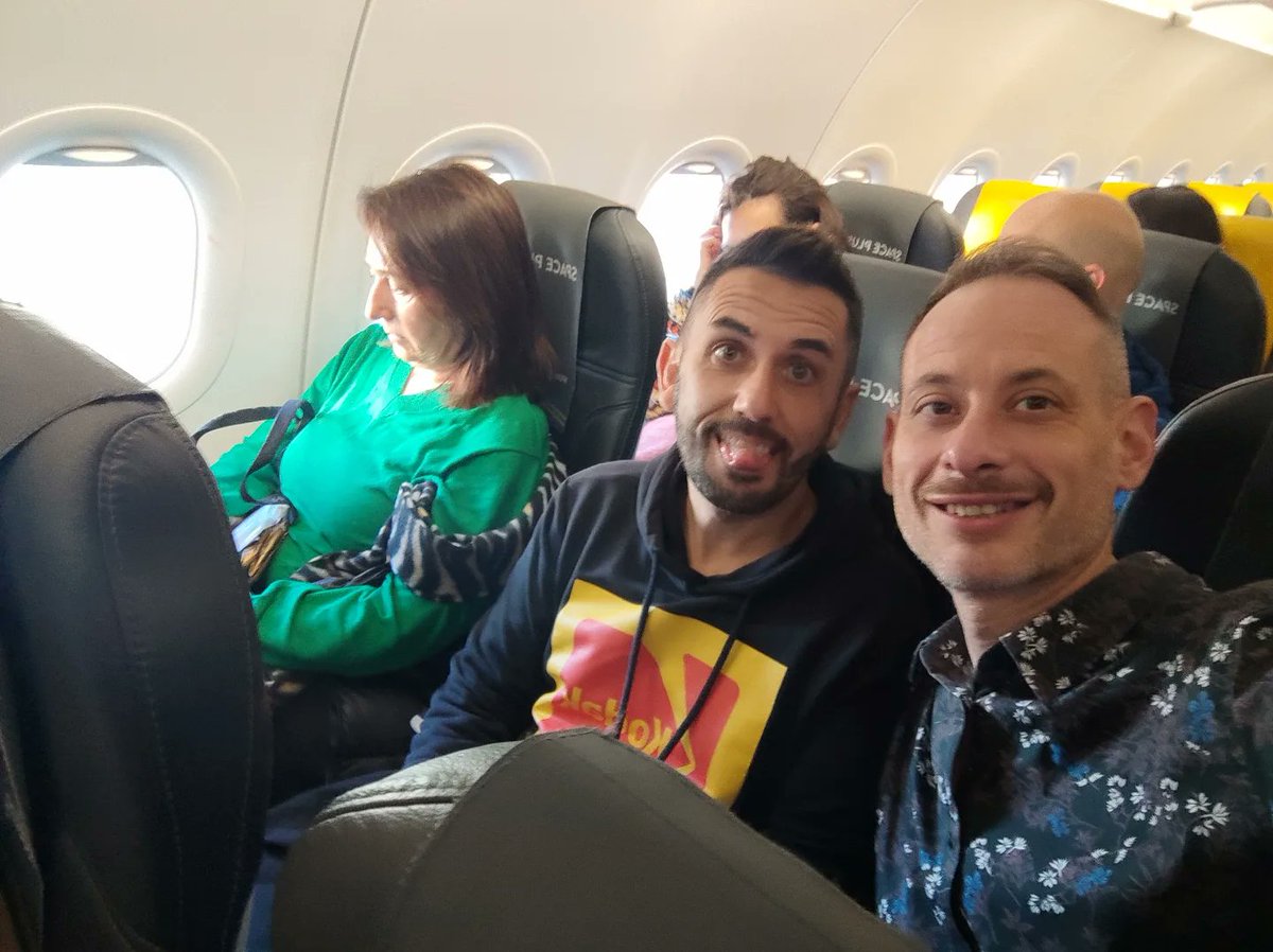 zonadeGuillermo's tweet image. De estos días que te levantas en Sevilla y duermes en Barcelona 😍

Gracias @joserua 

#Barcelona #minene